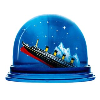 Ansicht Schneekugel - Untergang der Titanic am Eisberg